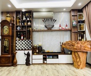 Bán nhà lạc long quân, 40m, 5 tầng,xây chắc chắn  oto 7 chỗ ngủ trong nhà