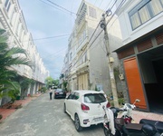 Nhà 4 tầng  4pn. oto ngủ trong nhà . hẻm oto tránh