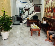 60m  giá 4.55 tỷ   75.8tr/m     nhà 3 tầng trục chính kdc phú hồng đạt, thuận an