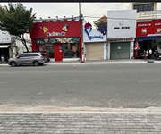 Bán nhà mặt tiền cmt8 vị trí trung tâm   tiện ích đầy đủ trong bán kính 1km.