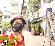 Bán nhà đ. tôn đản- cách vài bươc chân ra mt lớn- gần khu ẵm thực vĩnh khánh- ra hoàng diệu -