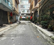 1 Bán nhà trung tâm cầu giấy, ngõ oto, phân lô bán cờ, dt 36m, mt 5m, giá nhỉnh 15 tỷ.