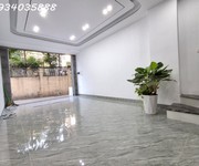 Bán nhà mới phố trạm   31m    7 tầng thang máy   ô tô vào nhà   long biên