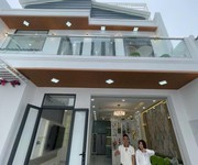 Bán nhà biệt thự phạm hữu lầu   q7   lô nhì   cách đường chính 10m