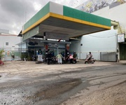 Cần bán đất mặt tiền dt 320m2 - ngang 18m mua xong cho thuê lại giá bán 20 tỷ --- 63tr /m2   mọi