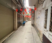 Nhà HOÀNG HOA THÁM   30m  x 5 tầng   Ngõ thông   3 ngủ   Ở/CHO THUÊ ĐỀU ĐẸP