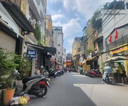 Nhà mt đường cô giang phường 2 phú nhuận cũ.