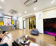 Cầu giấy - phân lô - vỉa hè - ô tô tránh - ô tô vào nhà - hai mặt ngõ - mặt tiền bề thế - thang máy