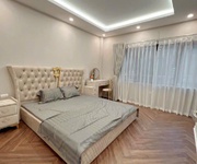 Bán nhà bồ đề long biên,oto đỗ cổng,thang máy,lô góc,full nội thất,45m nhỉnh 10 tỷ