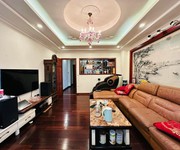 Nhà riêng võng thị/ tây hồ- dt 50m2 x 5 tầng- 3 mặt thoáng- ô chờ thang máy- 9.x tỷ