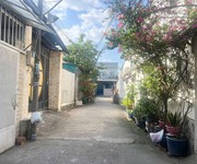 Bán nhà 3 tầng 4pn linh đông   hẻm xe hơi, 52m  ở ngay   chỉ 2.65 tỷ cực rẻ