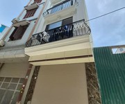 Nhà mặt phố ô tô tránh, mới xây xong, kinh doanh sầm uất, tiềm năng tăng giá tốt.