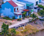 Đất lưng tựa núi  mặt view sông tắc  xã vĩnh thái  nay là nam nha trang .