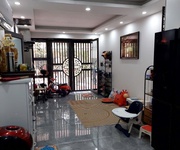 Tập thể tầng 1 hoàng quốc việt dt 45/60m 6,5 tỷ ô tô đỗ cửa,kinh doanh