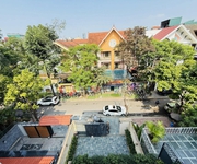 BÁN BIỆT THỰ 205m  CẦU GIẤY -  2 Mặt Thoáng - Thang Máy - Ở Chuẩn Sang Tại Làng Quốc Tế Thăng Long