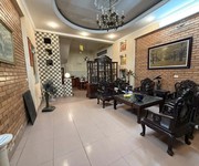 Bán nhà phố Chùa Láng 30m ra phố 52m2 x 4T MT rộng ô tô vào nhà thoáng vĩnh viễn, 14 tỷ