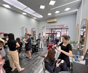 Sang tiệm tóc   cần người thiện chí tiếp quản