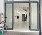 Hiếm-nhà 2 mặt thoáng nằm nay chợ   bệnh viện ở quận 2-3 tầng-hoàn công