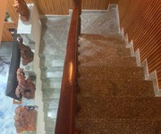 1  giá rẻ   2 xe hơi tránh nhau   bán đất tặng nhà 2 tầng trung tâm thị trấn  nhà mới đẹp   chưa