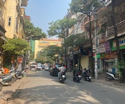 Bán gấp nhà 4 tầng mặt phố Lê Hồng Phong, 60m2, mặt tiền 4,7m, vị trí đẹp, kinh doanh sầm uất, giá