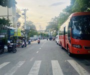 Mặt tiền kinh doanh giáp đầm sen   đường 12m   2 tầng   60m   6.x tỷ