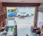 1 Cần sang nhượng lại mặt bằng kinh doanh tầng 1