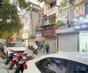 Cần bán 44,9m2 nhà 4 tầng mặt hồ Bồ Đề. View hồ đẹp, vừa ở vừa kinh doanh buôn bán