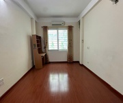 Cần bán nhà vị trí đẹp phố hồng tiến, quận long biên. khu vực trung tâm, dân trí cao, tiện ích đầy