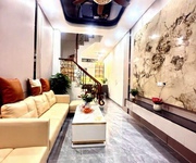 Bán nhà ngọc khánh 35m x4 tầng 9,9 tỷ ngõ thông,ba gác tránh,full nội thất