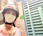 Bán nhà đ. bến vân đồn- nhà 3 tầng- cách 30m ra mt xe hơi- giao thương q8, q1 chỉ 2 phút đến trường