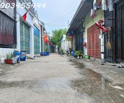 Nhà tân đông hiệp dĩ an ngang 5m ô tô tận cửa, 30m2, 1 trệt 1 lửng, 1.1 tỷ