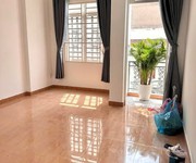 Nhà ngang 5m - lô góc - hẻm oto đỗ cửa