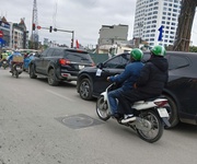 Hàng hiếm   mặt đường đê la thành   ba đình  .