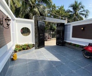 NHÀ MỚI có Sân đậu Ô TÔ. Ngay sát đường nhựa Huyện 90C, P. Đạo Thạnh.