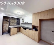 Nhà cầu giấy thông quan hoa   dt 42m , từ tầng 2 là 45m    5 tầng   nhà dân xây chắc chắn