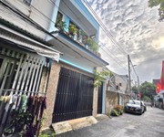 Nhà 112m2-  gần ngã tư thủ đức   kế bên bv đa khoa    2 tầng đúc kiên cố 6 phòng cho thuê   chỉ 7.x