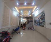 Dĩ an - siêu phẩm phú hồng thịnh 6 - nhà 3 tầng hiện đại - giá đầu tư