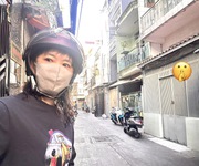 Bán nhà đ. đoàn văn bơ- 28m2 nhỉnh 4 đồng- cách 10 m có xe hơi-  kế bên đ. xóm chiếu- nguyễn tất