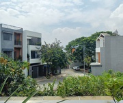 Nhà 3 tầng central garden   lái thiêu