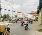 Bán nhà mặt tiền tân kỳ tân quý, vị trí sầm uất sát aeon, 3 tầng, 200m , ngang 4.2m nở hậu chỉ 21