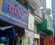 Bán gấp   căn góc mtkd trần phú q5