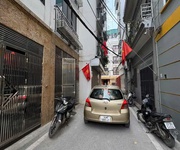 Nhà đẹp phố đức giang  dt 30m - mt 3,5m  phân lô ngõ thông ô tô  chỉ 7x t.ỷ