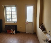 Bán nhà Chợ Khâm Thiên, Đống Đa, 40m2 x 4 tầng, có thang máy nội thất cơ bản, ngõ thông thoáng.