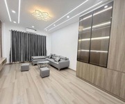 Hàng xóm cầu giấy phố võ chí công 40m 6t mt4,3m giá 9,9 tỷ nhà mới full nội thất, thang máy nhập