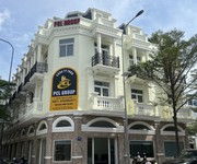 Bán shophouse căn góc tại icon central, dĩ an, bình dương, đang cho thuê 20 triệu/tháng