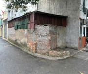 Bán lô góc hoa lâm   40m    ngõ thông   ô tô tải đỗ cửa   view hồ   giá 8,4x tỷ