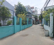 Nhà 2 tầng  gần cđ công thương, q.9  cũ    121m   5 x 24    2 tầng   5pn 2wc   hẻm ôtô   thoáng