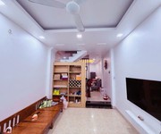 Bán nhà bát khối long biên, ô tô đỗ cửa, nhà 2 thoáng, gần hồ, ở ngay, 7.2 tỷ