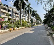 Cần bán căn liền kề 4 tầng xây mới trục Hoàng Quốc Việt kéo dài DT 50m giá 11.5 tỷ