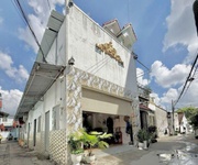 Nhà lô góc   80m    ngang 5m   dòng tiền 10tr/tháng.